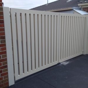 Automatic swing gates with slats